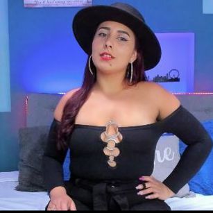 Model - paulina castro squirt