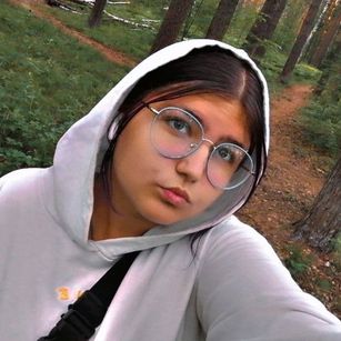 Model - Vishnya schoolgirl