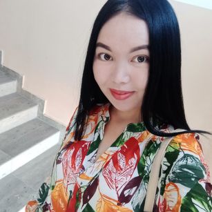 Model - LynnXMonica striptease