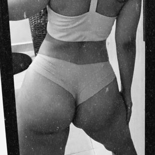 Model - Mia Summer girlfriend