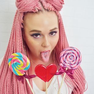 Model - MissCapriceX7 sexy