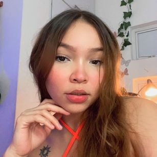 Model - ArianaJonesy charming