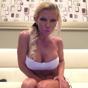 Model - MiaDoll dildo