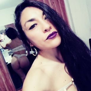 Model - DannaJoy latin