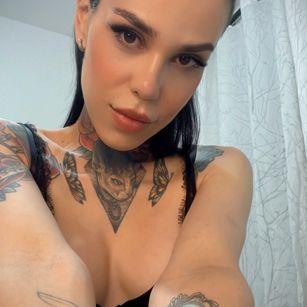 Model - Inked Girl feet