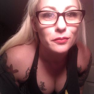 Model - Miss Kate Cunnus Diaboli squirt