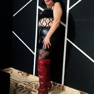 Model - gracie rusell mature