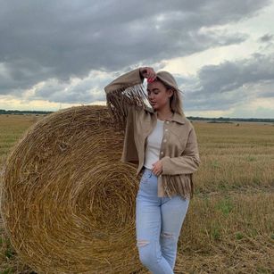 Model - Sonya bigass