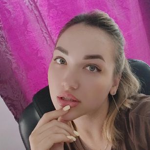 Model - GlamourAce striptease