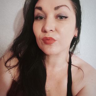 Model - Dengerous Chloe dressup