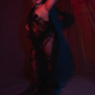 Model - FeliciaKrige toys