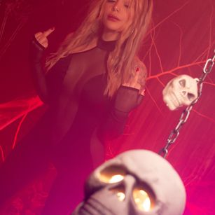 Model - Pamela Leone anal