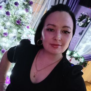 Model - AngelinaLovely heels