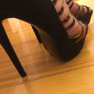 Model - Dana Divine vibrator