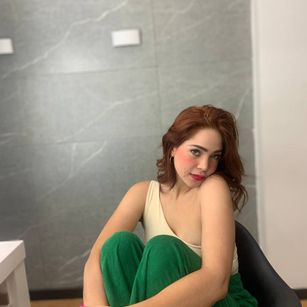 Model - AmbarMancini sensual