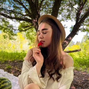 Model - KrisThomson young