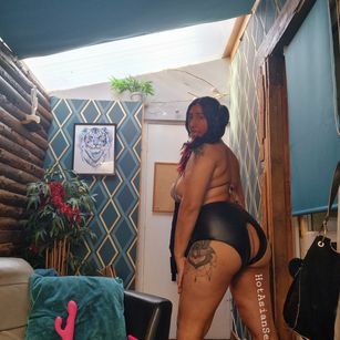 Model - Hotasiansensation cei