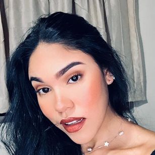 Model - Roxanne latina