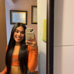 Model - Roxanne joung