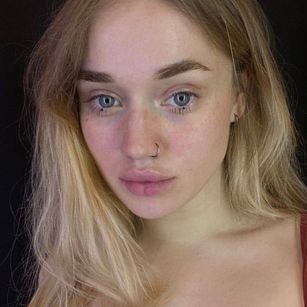 Model - FionaPowerpuff schoolgirl