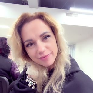 Model - Adeline wisdom