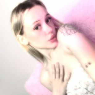 Model - Fiona blowjob