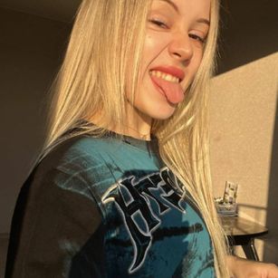 Model - Fiona smalltits