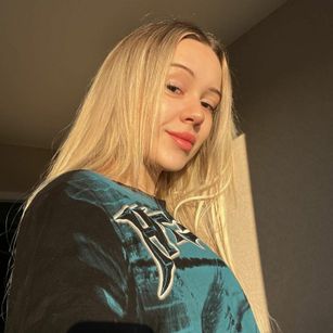 Model - Fiona blowjob