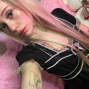 Model - Fiona blowjob