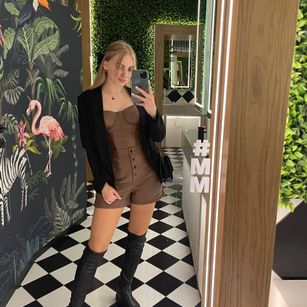 Model - ElizabethForYou pretty