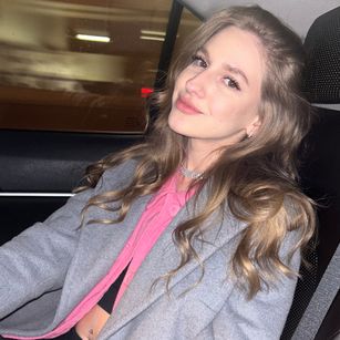 Model - EvaEvans FEET