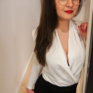 Model - Trisha domination