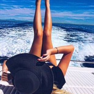 Model - Karly Stil sexy