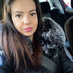 Model - Clara Moon 1