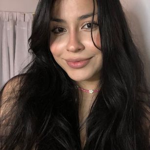 Model - Mia Saenz mistress