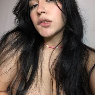 Model - Mia Saenz toys