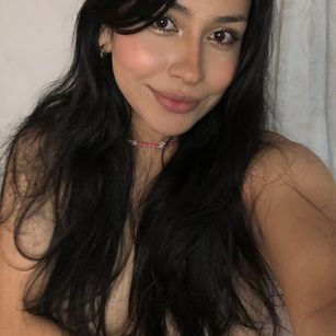 Model - Mia Saenz bigboobs