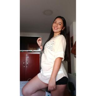 Model - Iris Moira latina