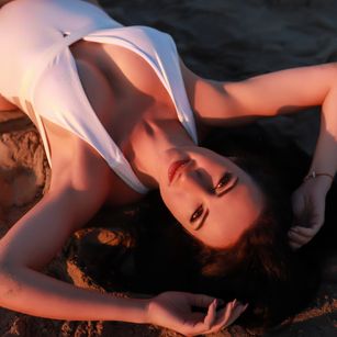 Model - CarlaReyes squirt