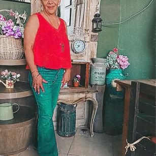 Model - SarahLatin mexican