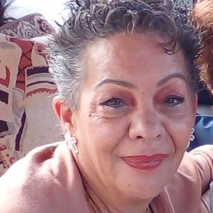 Model - SarahLatin coquette