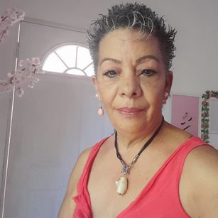 Model - SarahLatin friendly