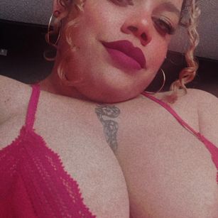 Model - Sara dirty bigpussy