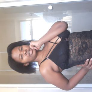 Model - Cutelioness browneyes