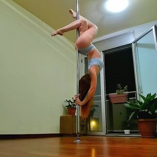 Model - Dana Karamel curvy