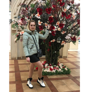 Model - MiaQueen sweet