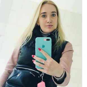 Model - MiaQueen blond