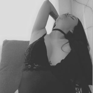 Model - MiiaTaylor bigboobs