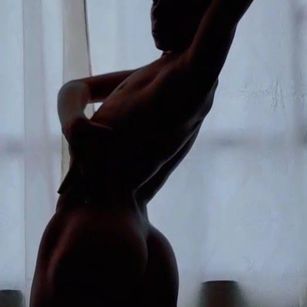 Model - NahomWhite oil