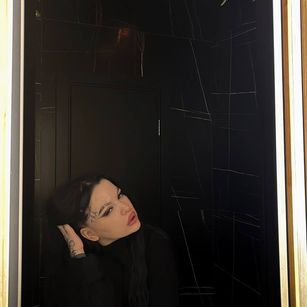 Model - Nicole__Rich Hot